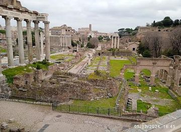 italy/rome/attraction/basilica-julia