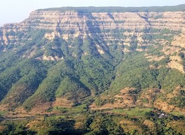india/mahabaleshwar/attraction/valley-view-waterfall
