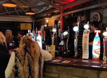 united-kingdom/glasgow/attraction/clutha-victoria-bar