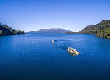 new-zealand/rotorua/attraction/rotorua-duck-tours