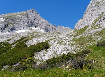 austria/karwendel-mountains/attraction/vogelkarspitze