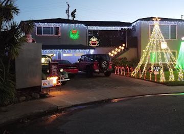 california/castro-valley/attraction/christmas-light-show