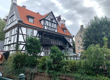poland/pomerania/attraction/johannes-hevelius-monument