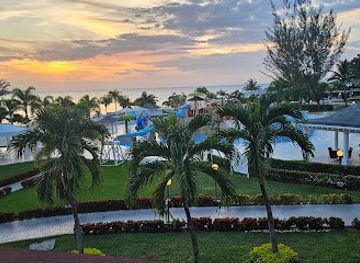 jamaica/runaway-bay-area/attraction/bahia-principe-village