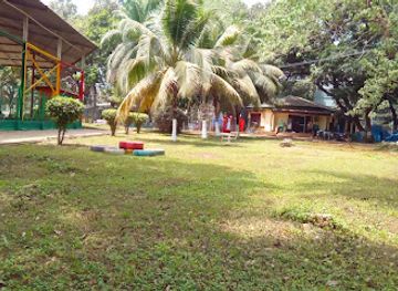 guinea/conakry/dixinn/attraction/jardins-du-2-octobre