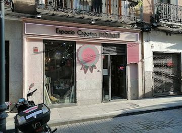 spain/madrid/malasana/attraction/lovemonart-espacio-creativo-by-monica-serrano