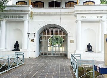 indonesia/java/attraction/fort-vastenburg