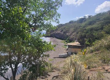 saint-kitts-and-nevis/gingerland/attraction/sea-glass-beach