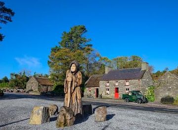 ireland/killarney/attraction/molly-gallivans-visitor-centre