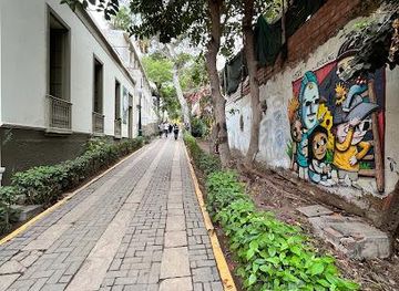 peru/callao/attraction/bajada-de-banos