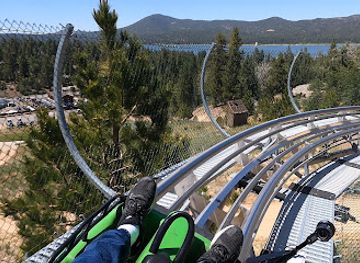 california/southern-california/attraction/alpine-slide-at-magic-mountain