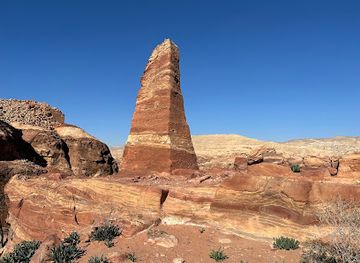 jordan/petra/attraction/obelisks