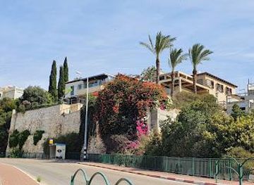 israel/ra-anana/attraction/zikhron-ya-akov