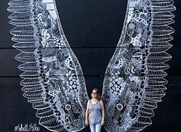 tennessee/murfreesboro/attraction/nashville-whatliftsyou-wings-mural