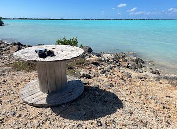 turks-and-caicos-islands/providenciales/attraction/chalk-sound-view-parking