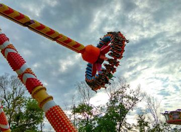 uzbekistan/chimgan-mountains/attraction/lokomotiv-amusement-park