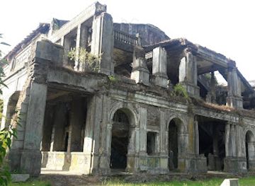 chile/concepcion/attraction/ruinas-del-teatro-enrique-molina-garmendia