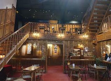 france/paris/attraction/epee-de-bois-salle-boise