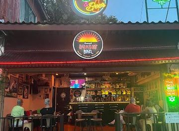 thailand/phuket/attraction/russell-sunset-bar