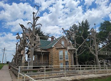 kansas/central-kansas/attraction/world-s-largest-things-inc