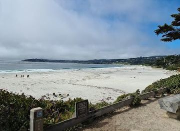 california/big-sur/attraction/carmel-beach