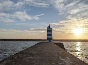 portugal/peniche/attraction/farol-de-peniche-molhe-este