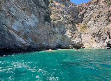 greece/sporades/attraction/cave