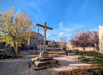 spain/avila/attraction/middle-age-cross