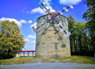 slovakia/zahorie/attraction/windmill