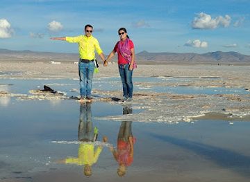 bolivia/salar-de-uyuni/attraction/ojos-del-salar