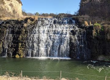 illinois/rock-river-valley/attraction/horseshoe-mound-preserve