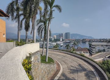 mexico/ixtapa-zihuatanejo/attraction/marina-ixtapa