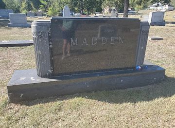 arkansas/hot-springs-national-park/attraction/grave-of-owney-madden