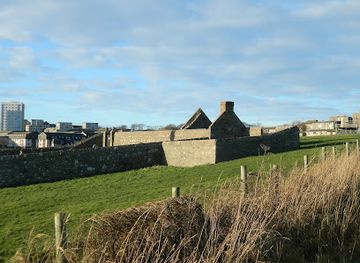 united-kingdom/aberdeen/footdee/attraction/greyhope-beach