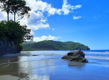Las Cuevas Beach