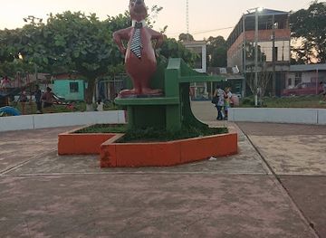 peru/tambopata-national-reserve/attraction/colores-park