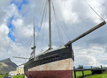 iceland/northwestern-region/attraction/eyrarskogur