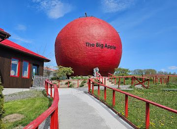 canada/eastern-ontario/attraction/the-big-apple