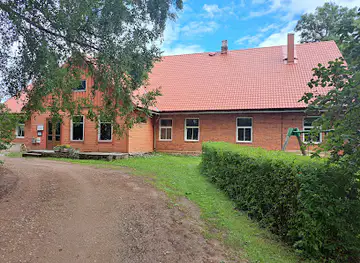 Urvaste kirikumõis