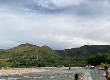 bolivia/tarija/attraction/balneario-de-tolomosa