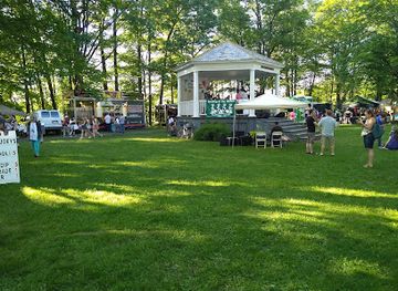 vermont/molly-stark-state-park/attraction/brattleboro-common