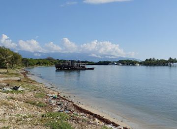 dominican-republic/barahona/attraction/parque-maria-montez