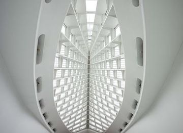 wisconsin/milwaukee/attraction/quadracci-pavilion-by-santiago-calatrava