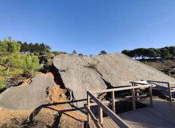 portugal/estremadura/attraction/monumento-natural-da-pedreira-do-avelino