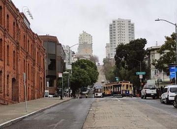 california/oakland/attraction/hyde-street-pier