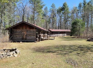 wisconsin/menominee-reservation/attraction/menominee-logging-camp-museum