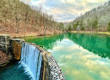 arkansas/crowley-s-ridge/attraction/mirror-lake-waterfall