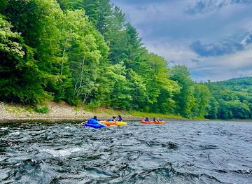 new-york/adirondack-mountains/attraction/tubby-tubes-river-co