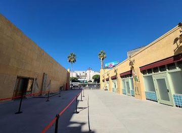 california/burbank/attraction/the-egyptian-theatre-hollywood