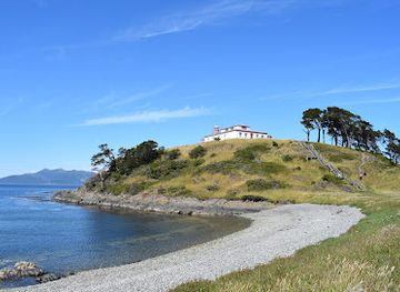 chile/tierra-del-fuego/attraction/san-isidro-lighthouse